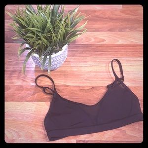 LuluLemon Mesh Detail Sports Bra - Size 6
